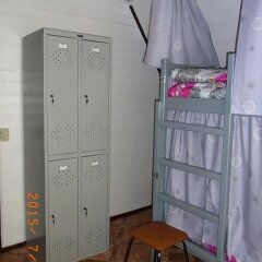 Hostel Favorit сейф в номере