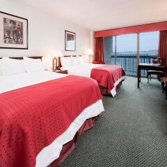 Отель Holiday Inn Rosslyn At Key Bridge с домашними животными