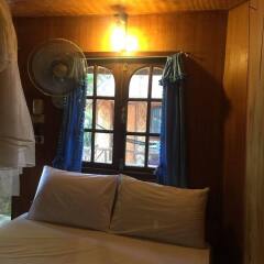 Отель Kantiang Bay View Resort Ланта сейф в номере