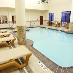 Отель Holiday Inn Express Hotel & Suites Columbus Univ Area - Osu США, Колумбус - отзывы, цены и фото номеров - забронировать отель Holiday Inn Express Hotel & Suites Columbus Univ Area - Osu онлайн бассейн фото 2