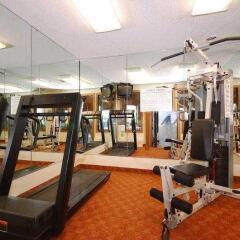 Отель Best Western Lakewood Inn фитнесс-зал фото 3