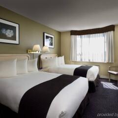 Отель Coast Vancouver Airport Канада, Ванкувер - отзывы, цены и фото номеров - забронировать отель Coast Vancouver Airport онлайн комната для гостей фото 5