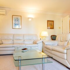 Отель Central Flat With Garden View Ideal for Couples комната для гостей фото 4