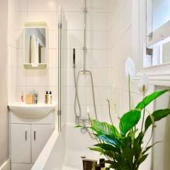 Апартаменты 1 Bedroom Apartment in Brighton ванная фото 2