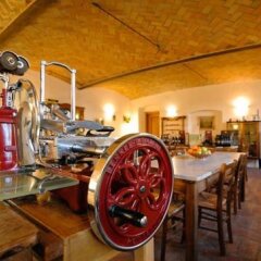 Отель Tenuta Le Sorgive Agriturismo Сольферино спортивное сооружение