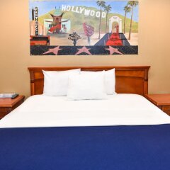 Отель Hollywood Inn Express North Лос-Анджелес комната для гостей фото 3