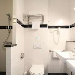 Bastion Hotel Vlaardingen ванная