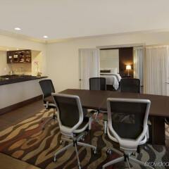Отель Delta Hotels by Marriott Toronto East Канада, Торонто - отзывы, цены и фото номеров - забронировать отель Delta Hotels by Marriott Toronto East онлайн интерьер отеля