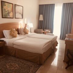 Отель Golden Tulip Sharjah ОАЭ, Шарджа - 1 отзыв об отеле, цены и фото номеров - забронировать отель Golden Tulip Sharjah онлайн комната для гостей фото 3