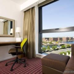 Отель Hampton by Hilton Liverpool City Center удобства в номере