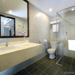 Отель Furama Bukit Bintang Малайзия, Куала-Лумпур - отзывы, цены и фото номеров - забронировать отель Furama Bukit Bintang онлайн ванная