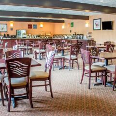 Отель Comfort Inn North Conference Center гостиничный бар
