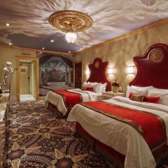 Fantasyland Hotel In Edmonton Canada From 213 Photos Reviews Zenhotels Com