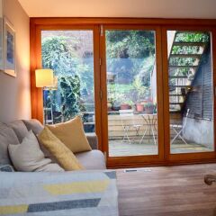 Отель 1 Bedroom Historic Cottage in Kentish Town комната для гостей фото 2