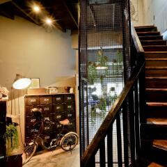 Отель Bangkok Bed And Bike Бангкок балкон