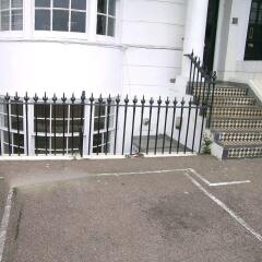 Отель Brighton Getaways-Channel View парковка