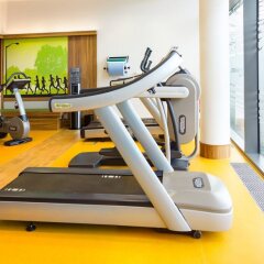 Отель Novotel München Messe Германия, Мюнхен - 4 отзыва об отеле, цены и фото номеров - забронировать отель Novotel München Messe онлайн фитнесс-зал фото 3