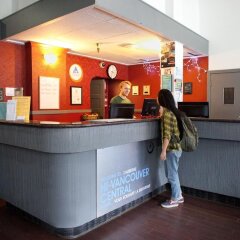 Отель HI Vancouver Central Канада, Ванкувер - отзывы, цены и фото номеров - забронировать отель HI Vancouver Central онлайн интерьер отеля фото 3