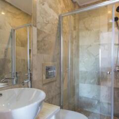 Old Town Hotel Kalkan Турция, Калкан - отзывы, цены и фото номеров - забронировать отель Old Town Hotel Kalkan - Adults Only онлайн ванная