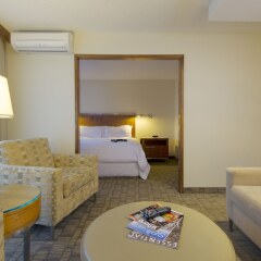 Отель International Hotel Calgary Канада, Калгари - отзывы, цены и фото номеров - забронировать отель International Hotel Calgary онлайн комната для гостей фото 3