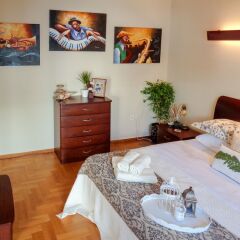 Отель Stunning Residence with Acropolis View сейф в номере