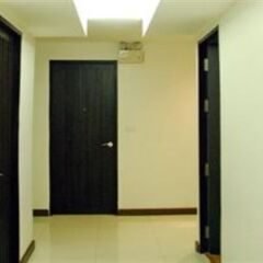 Отель White House Asoke Sukhumvit 18 Бангкок комната для гостей фото 4