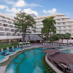 Отель Andaman Embrace Patong бассейн фото 2