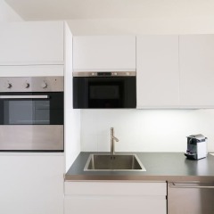 Апартаменты Vienna Residence Elegant Apartment for 2 Near the Famous Mariahilferstrasse Вена в номере
