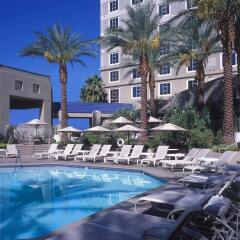 Отель Hilton Grand Vacations on Paradise (Convention Center) США, Лас-Вегас - 8 отзывов об отеле, цены и фото номеров - забронировать отель Hilton Grand Vacations on Paradise (Convention Center) онлайн бассейн фото 3
