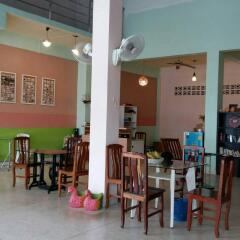 Отель Cube Hostel Krabi Таиланд, Краби - отзывы, цены и фото номеров - забронировать отель Cube Hostel Krabi онлайн гостиничный бар