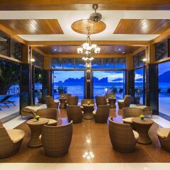 Отель Phi Phi Long Beach Resort & Villa интерьер отеля фото 2