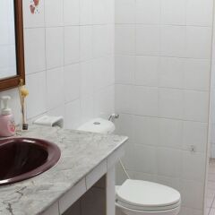 Отель Hypnok Guesthouse Бангкок ванная