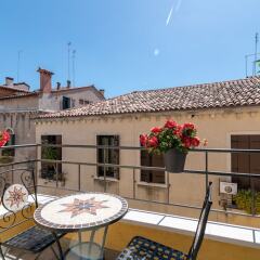 Отель Grifoni Boutique Hotel Италия, Венеция - отзывы, цены и фото номеров - забронировать отель Grifoni Boutique Hotel онлайн балкон