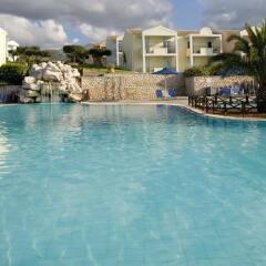 Отель Mareblue Beach - All Inclusive бассейн