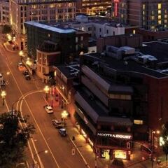 Отель DoubleTree by Hilton Hotel & Suites Victoria Канада, Виктория - отзывы, цены и фото номеров - забронировать отель DoubleTree by Hilton Hotel & Suites Victoria онлайн городской автобус