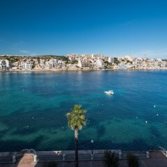 Апартаменты Blue Harbour 4 Seafront apartment пляж