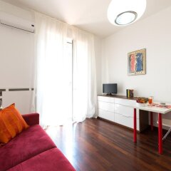 Апартаменты Sparano Centro East End Apartments Бари комната для гостей