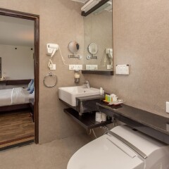 Отель Dhulikhel Mountain Resort Непал, Дхуликхел - отзывы, цены и фото номеров - забронировать отель Dhulikhel Mountain Resort онлайн ванная фото 2