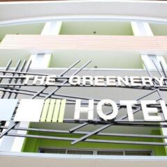 The Greenery Hotel бассейн