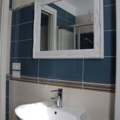 Отель Residence Margherita Италия, Римини - 1 отзыв об отеле, цены и фото номеров - забронировать отель Residence Margherita онлайн ванная фото 2