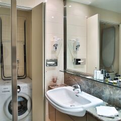 Adina Apartment Hotel Budapest ванная фото 2