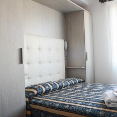 Hotel Vergilius Риччоне сейф в номере