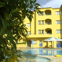 Отель Apartamentos Rio Португалия, Виламура - отзывы, цены и фото номеров - забронировать отель Apartamentos Rio онлайн бассейн
