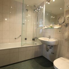 Отель Freisinger Hof Германия, Мюнхен - отзывы, цены и фото номеров - забронировать отель Freisinger Hof онлайн ванная фото 2