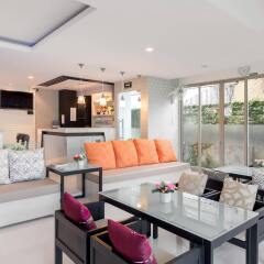 Апартаменты G1 Serviced Apartment Kamala Beach интерьер отеля