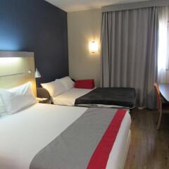 Отель Holiday Inn Express Malaga Airport Испания, Малага - 1 отзыв об отеле, цены и фото номеров - забронировать отель Holiday Inn Express Malaga Airport онлайн комната для гостей фото 4