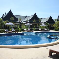 Отель Airport Resort & Spa бассейн фото 2