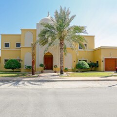 Отель E&T Holiday Homes - Signature Villa K парковка