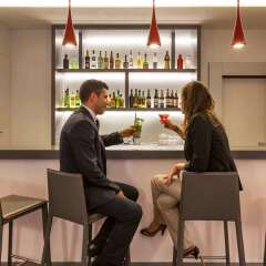 Mercure Lisboa Hotel гостиничный бар