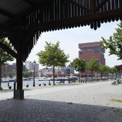 Отель B&B Antwerp Harbour View пляж